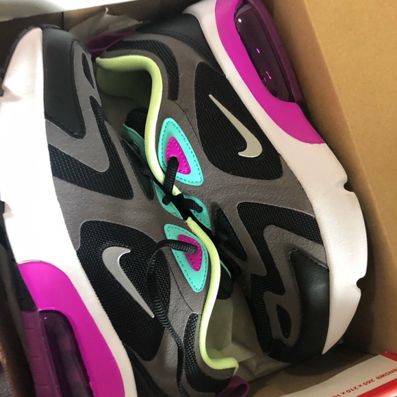New in box girl Nike air max 200( (gs) - Picture 1 of 2